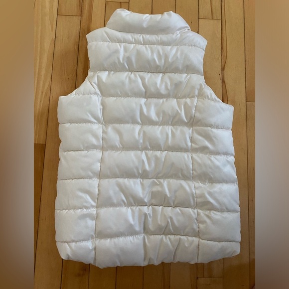 Old Navy Puffer Vest SIZE Small (6/7) Like New - Picture 3 of 3